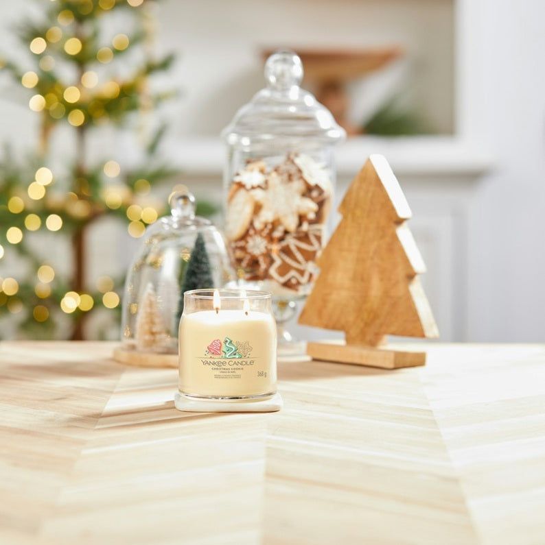 Yankee Candle Christmas Cookie 368gr - Medium Signature à 2 mèches